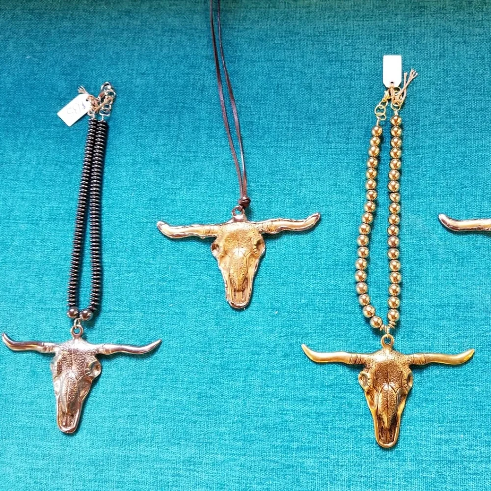 ♉️Taurus the Bull Goldtone Hematite Necklace - Only 1 Available🐂✨️ Handcrafted - Picture 15 of 16